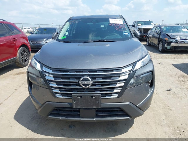 5N1BT3BA9SC808402 Nissan Rogue Sv Fwd