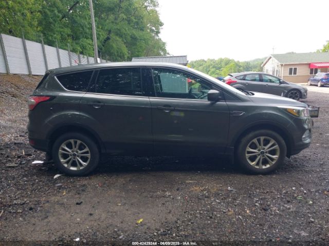 1FMCU9GD9HUD50578 Ford ESCAPE SE