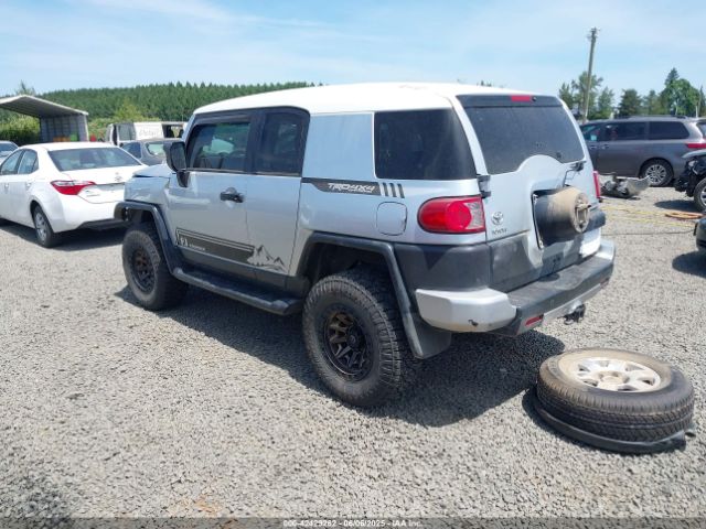 2007 TOYOTA FJ CRUISER JTEBU11F370004121 Photo 2