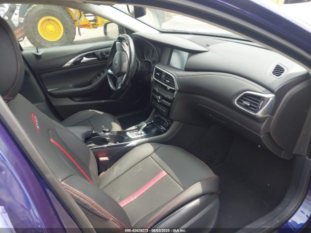 2018 INFINITI QX30 SJKCH5CP2JA056994 Photo 4