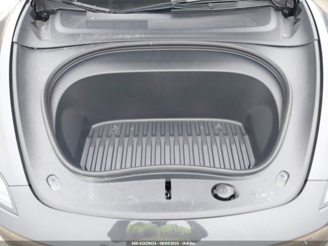 5YJ3E1EB9RF835057 Tesla MODEL 3