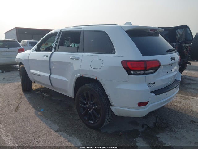 1C4RJFAGXJC121900 Jeep Grand Cherokee