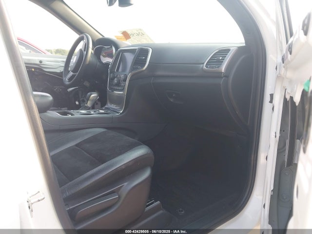1C4RJFAGXJC121900 Jeep Grand Cherokee