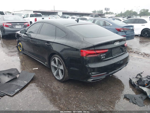 2021 AUDI A5 SPORTBACK WAUEACF53MA019730 Photo 2