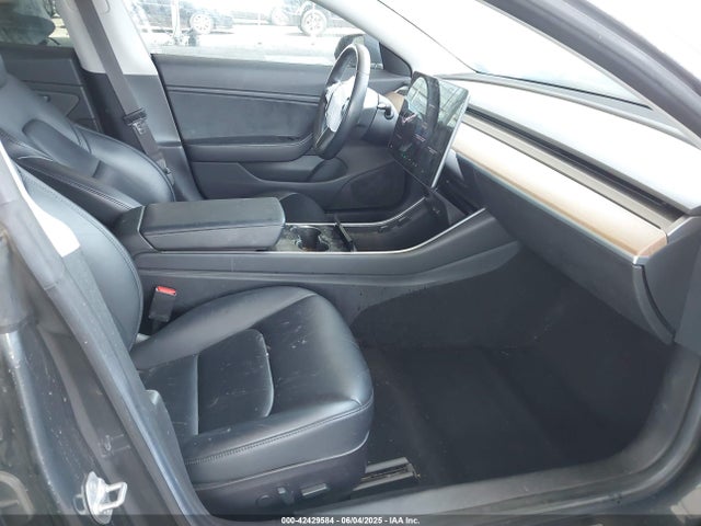 2018 TESLA MODEL 3 5YJ3E1EA7JF021792 Photo 4
