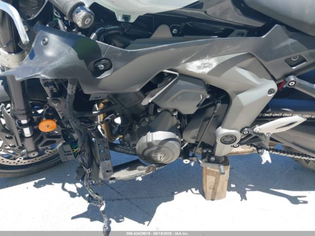 2025 TRIUMPH MOTORCYCLE DAYTONA SMTL23UF1STBY5382 Photo 8
