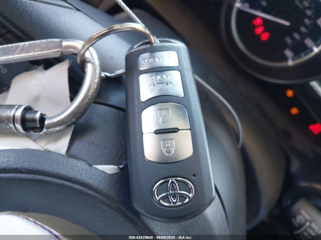 2019 TOYOTA YARIS 3MYDLBYV8KY526410 Photo 10