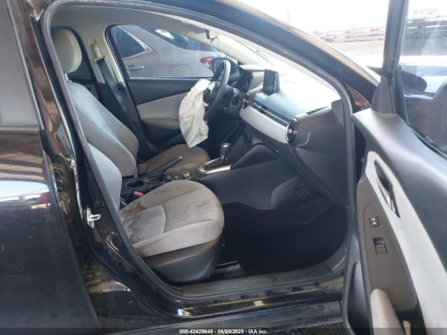 2019 TOYOTA YARIS 3MYDLBYV8KY526410 Photo 4