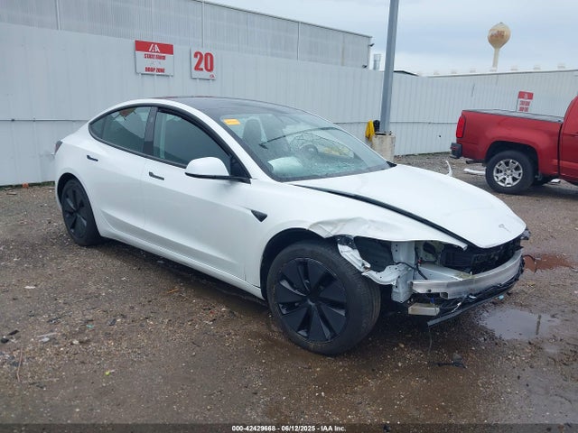 2025 TESLA MODEL 3 5YJ3E1EB1SF932212 Photo 0