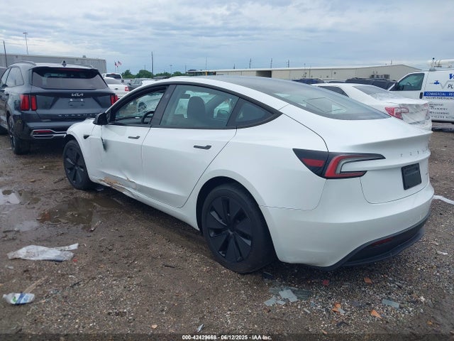 2025 TESLA MODEL 3 5YJ3E1EB1SF932212 Photo 2
