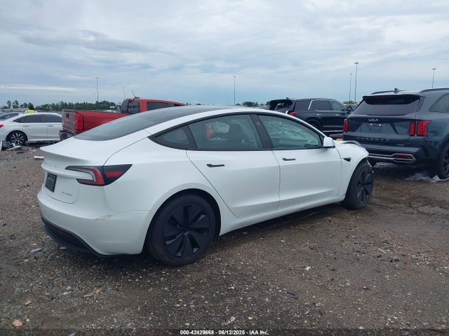 2025 TESLA MODEL 3 5YJ3E1EB1SF932212 Photo 3