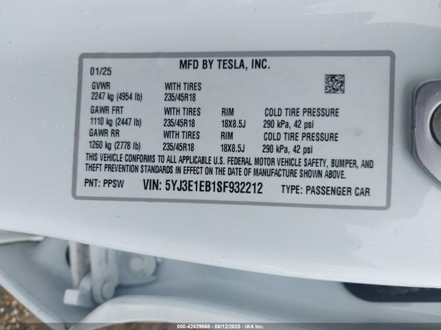 2025 TESLA MODEL 3 5YJ3E1EB1SF932212 Photo 8