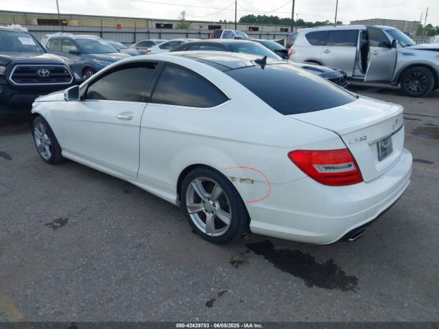 2015 MERCEDES-BENZ C 250 WDDGJ4HB2FG406506 Photo 2