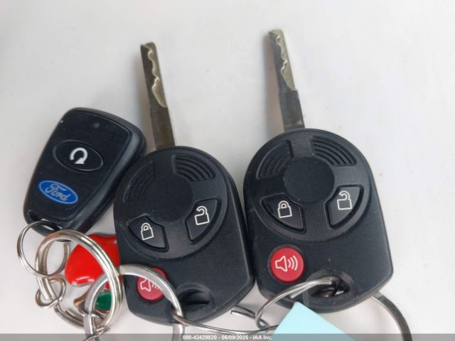 1FMCU0GD6HUA11319 Ford ESCAPE SE