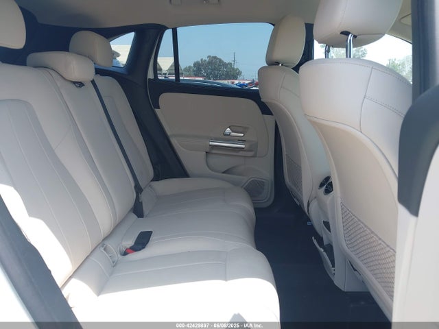 W1N4N4GB2PJ462073 Mercedes-Benz m260