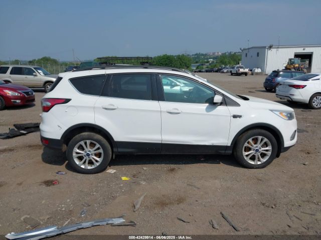 1FMCU9GD8HUF00552 Ford ESCAPE SE