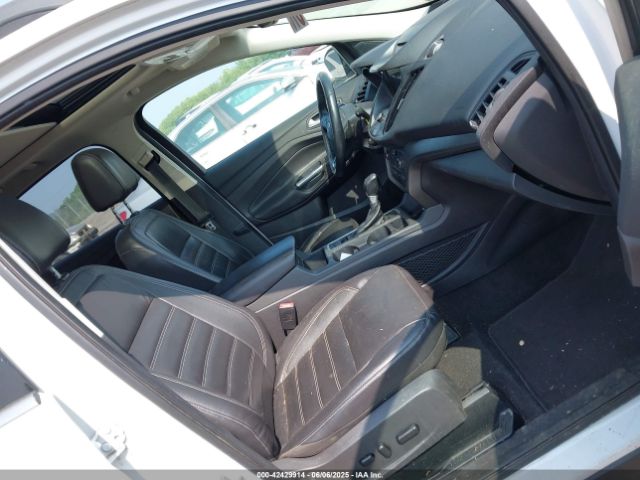 1FMCU9GD8HUF00552 Ford ESCAPE SE