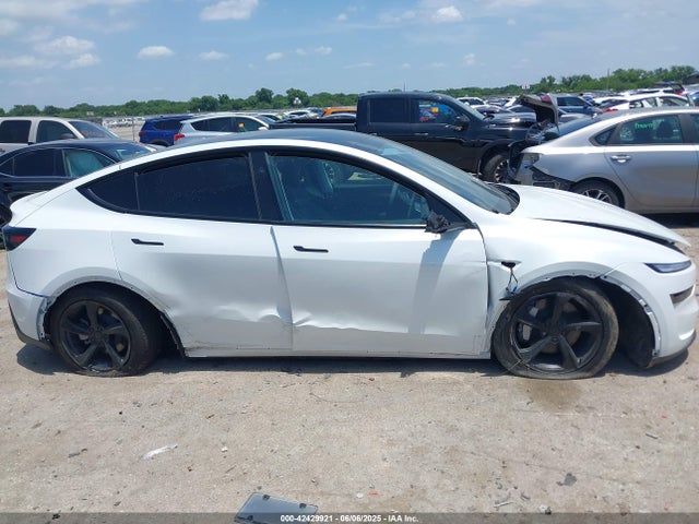 7SAYGDEE7TA393981 Tesla Model Y