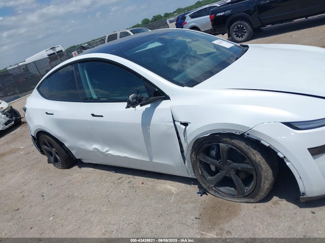 7SAYGDEE7TA393981 Tesla Model Y