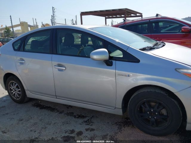 JTDKN3DU8F0458449 Toyota Prius Four