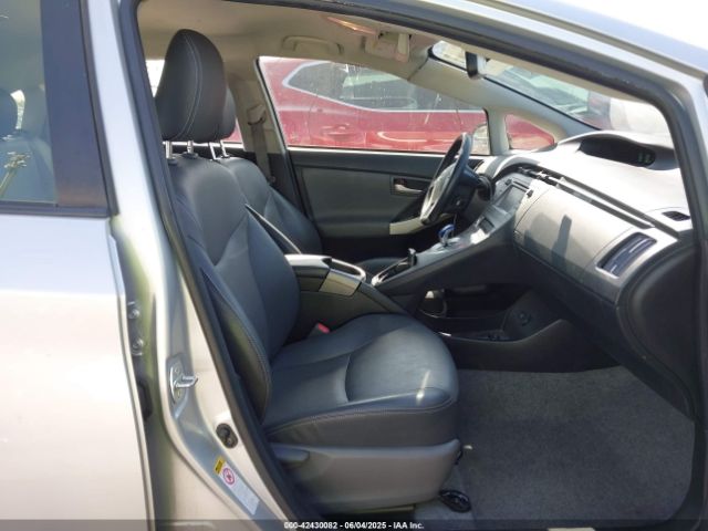 JTDKN3DU8F0458449 Toyota Prius Four
