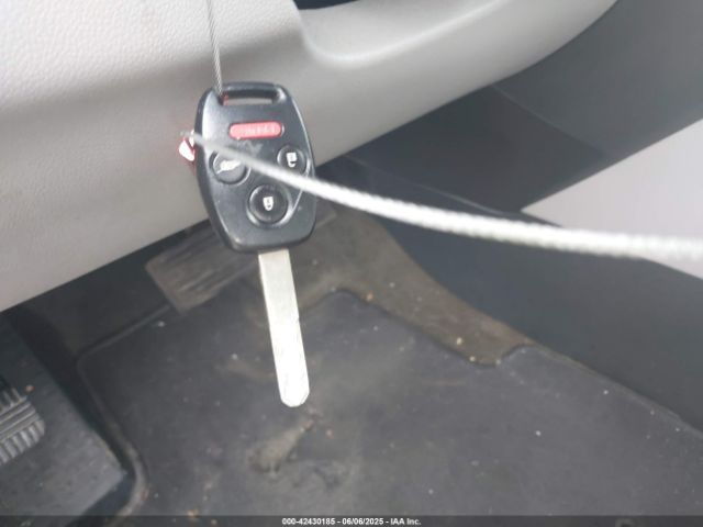 5FNYF4H20EB034723 Honda PILOT LX