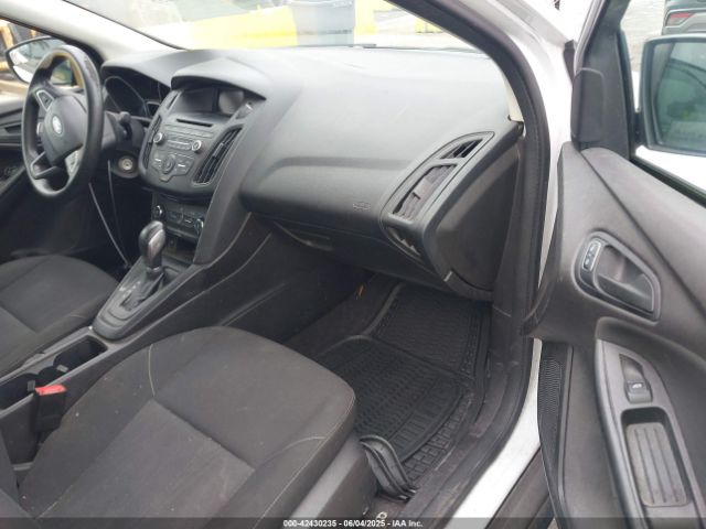 1FADP3E23HL221360 Ford FOCUS S
