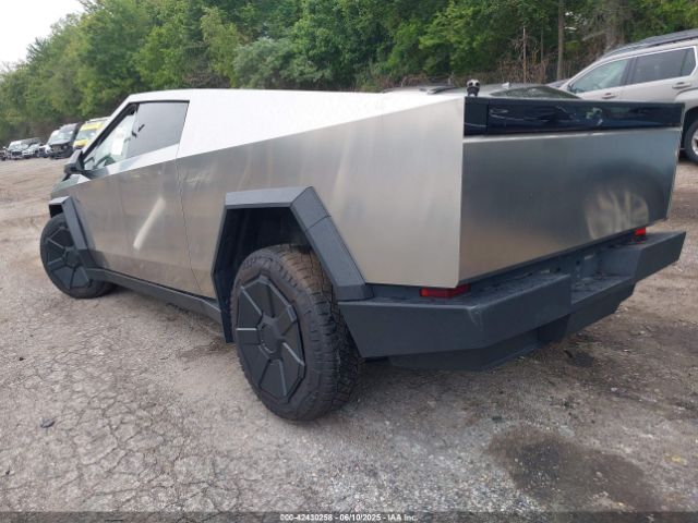 2024 TESLA CYBERTRUCK 7G2CEHED5RA015076 Photo 2