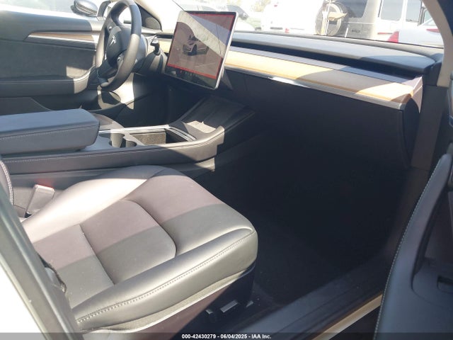 2022 TESLA MODEL 3 5YJ3E1EB4NF183958 Photo 4
