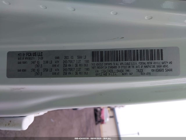 1C6HJTAG9LL194454 Jeep 2020
