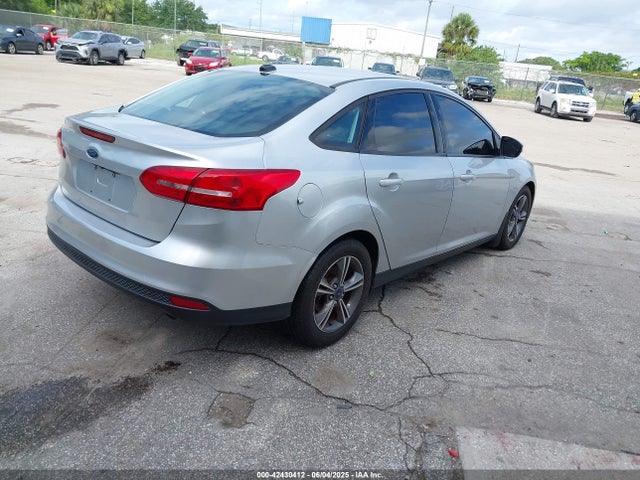 Ford FOCUS SE 2016 1FADP3FE3GL280819 Image 4