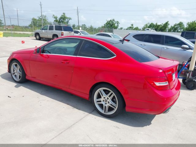 2013 MERCEDES-BENZ C 250 WDDGJ4HB3DG099831 Photo 2