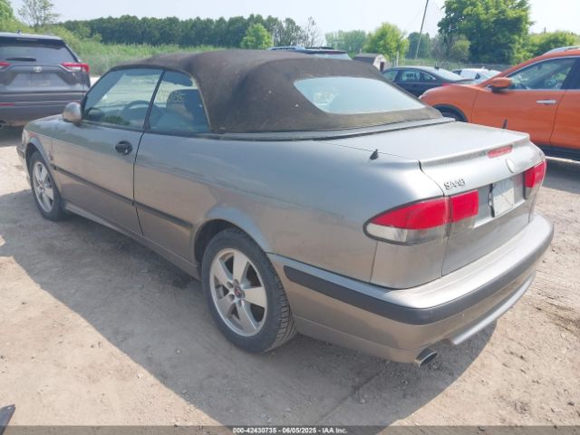 2002 SAAB 9-3 YS3DF78K327000639 Photo 2