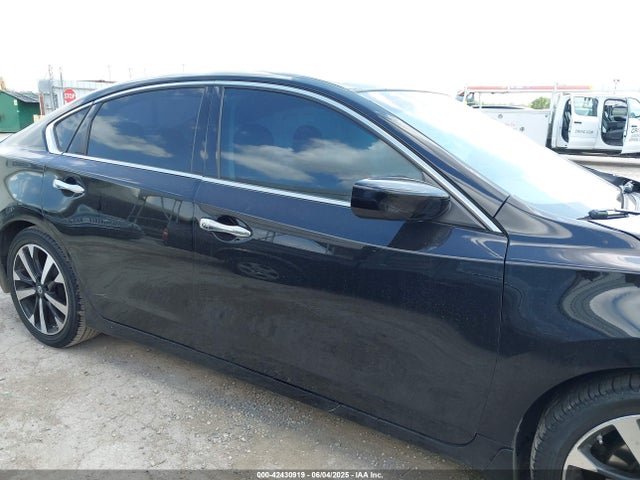 1N4AL3AP8HC250708 Nissan 2017