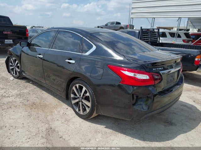 1N4AL3AP8HC250708 Nissan 2017