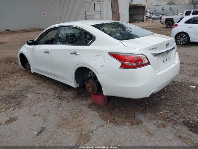 1N4AL3AP5FN362335 Nissan 2015