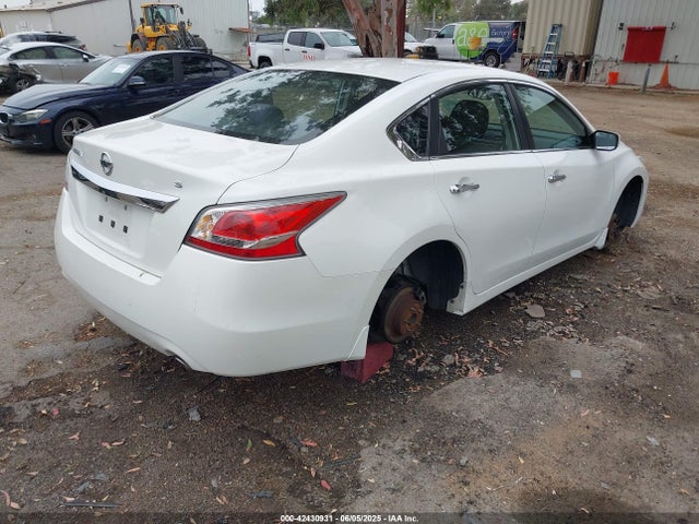 1N4AL3AP5FN362335 Nissan 2015