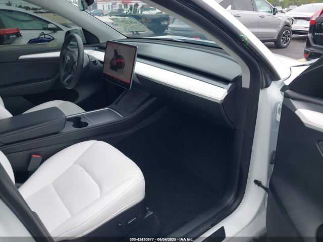 2022 TESLA MODEL Y 7SAYGDEF6NF545862 Photo 4
