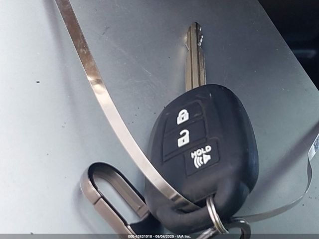 2012 TOYOTA PRIUS C JTDKDTB32C1527803 Photo 10