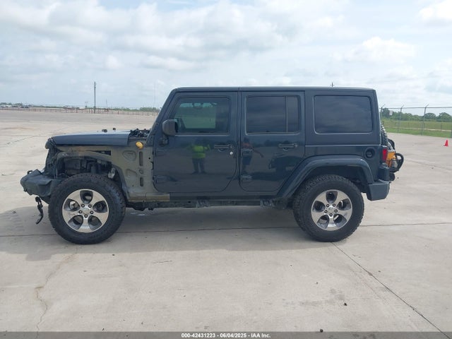 1C4BJWEG3HL564251 Jeep 2017
