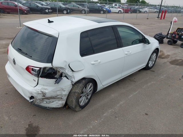 3VW217AU8FM049479 Volkswagen 2015