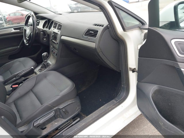 3VW217AU8FM049479 Volkswagen 2015