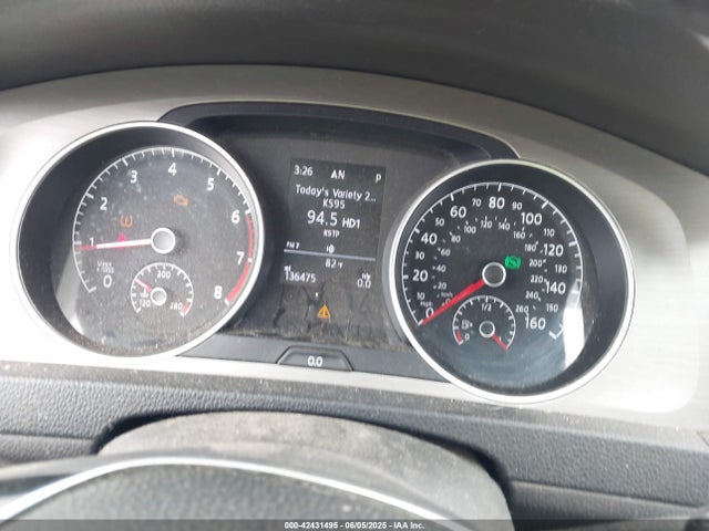 3VW217AU8FM049479 Volkswagen 2015