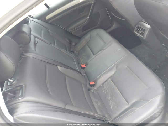3VW217AU8FM049479 Volkswagen 2015