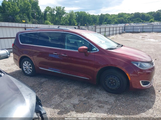 2C4RC1BG2JR120842 Chrysler Pacifica Touring L