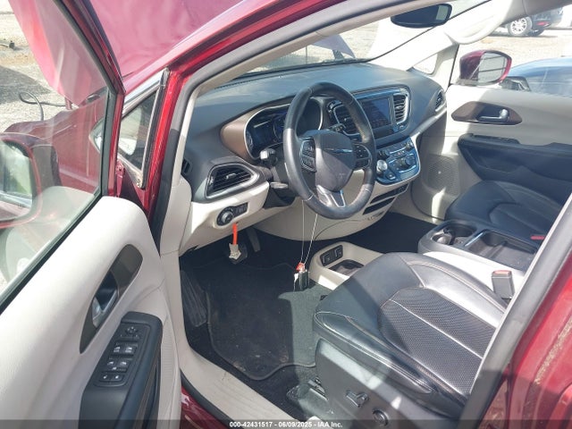 2C4RC1BG2JR120842 Chrysler Pacifica Touring L