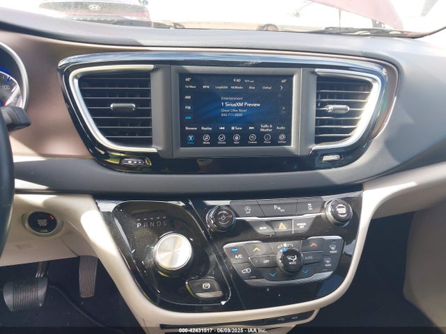 2C4RC1BG2JR120842 Chrysler Pacifica Touring L
