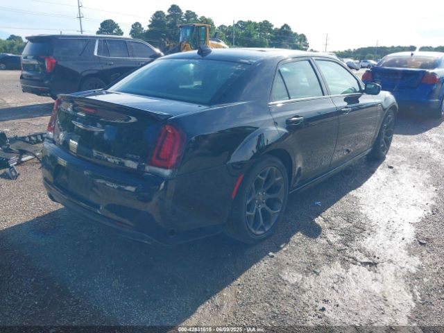 2017 CHRYSLER 300 2C3CCABG9HH661686 Photo 3