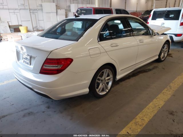 2014 MERCEDES-BENZ C 250 WDDGF4HB9ER303135 Photo 3