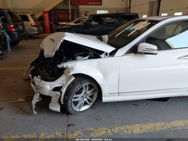 2014 MERCEDES-BENZ C 250 WDDGF4HB9ER303135 Photo 5